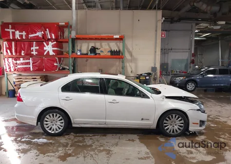 2010 Ford Fusion Hybrid from USA, damaged, VIN 3FADP0L31AR295863